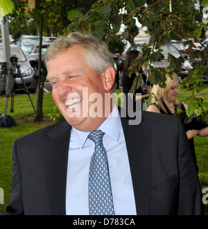 Colin Montgomerie seppellisce i cimeli del golf in una capsula del tempo presso il sito della nuova ELIZABETH MONTGOMERIE costruire la più recente Foto Stock