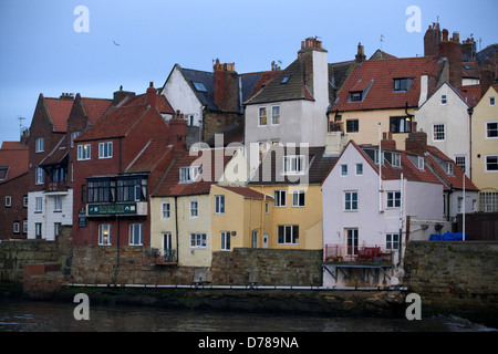 Whitby è una città di mare, porto e parrocchia civile nel quartiere di Scarborough e contea inglese del North Yorkshire. Foto Stock