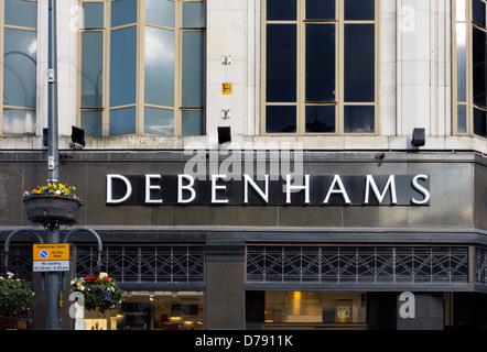 Negozio Debenhams su BRIGGATE, Leeds, West Yorkshire, Regno Unito Foto Stock