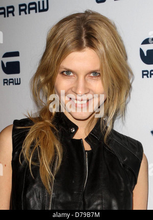 Clemence Poesy G-Star Los Angeles Denim apertura negozio tenuto a G-Star Rodeo Drive Store di Beverly Hills, la California - 06.12.11 Foto Stock