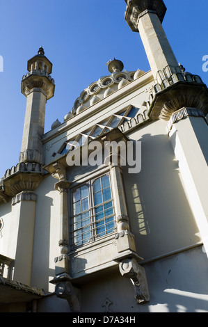 Finestra di ornati e minareti, Brighton Royal Pavilion, REGNO UNITO Foto Stock