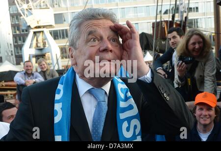 Il Presidente tedesco Joachim Gauck assiste il XXXIV Chiesa Evangelica Tedesca congresso a Amburgo, Germania, 1 maggio 2013. In totale, più di 100.000 persone sono attese a frequentare la chiesa congresso. Foto: Bodo segna Foto Stock