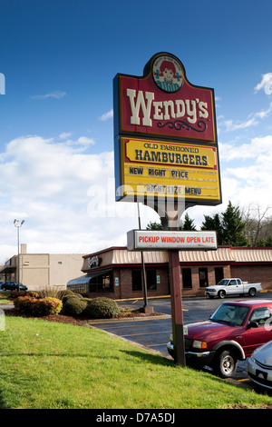 Una vista di un Wendy's restaurant di Asheville, Carolina del Nord Foto Stock