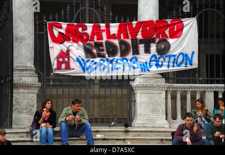 Padova, Italia, il 1 maggio 2013. Caso del Partito comunista contro il governo costituito da Enrico Letta PD - PDL. Foto Stock