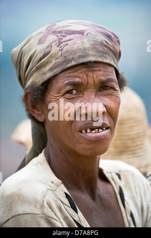 Anziani donna malgascia tribù Betsileo vicino Ambositra altopiani centrali del Madagascar Foto Stock