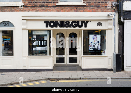 Toni & Guy shopfront a Chester. Foto Stock