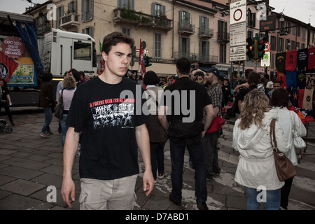 Milano, Italia - 1 Maggio 2013: persone marzo nelle strade per la tradizionale può parata del giorno Foto Stock