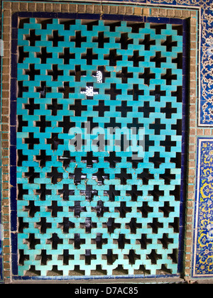 Sfondo piastrellato, ornamenti orientali di Isfahan moschea, Iran Foto Stock