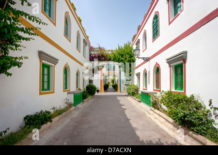 Vicolo a Puerto de Mogan, Gran Canarie Foto Stock