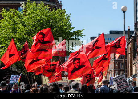 I gruppi sono a piedi da Clerkenwell verde a Trafalgar Square. Foto Stock