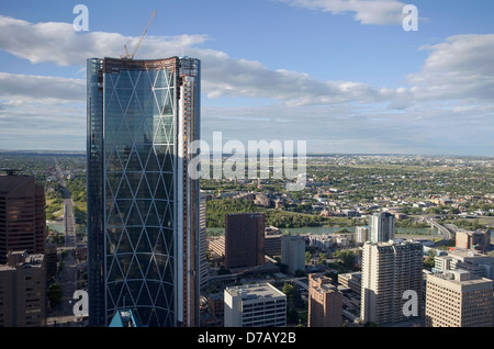 Vista dalla Torre di Calgary che mostra "prua' torre di uffici in costruzione; calgary Alberta Canada Foto Stock