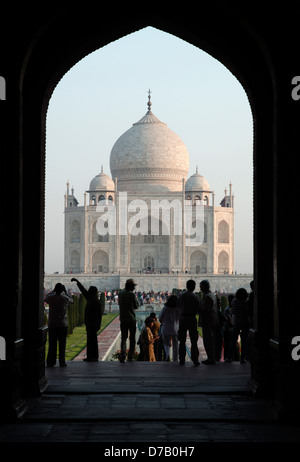 Taj Mahal,Palazzo Reale,di mughal,bianco,marmo,mausoleo,antica,iconico,agra,Uttar Pradesh, India Foto Stock