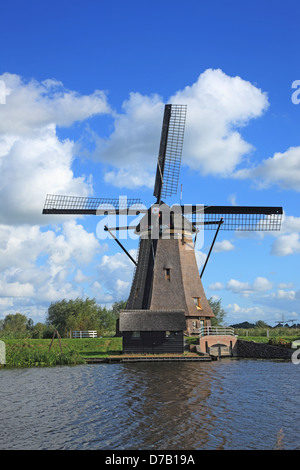 I Paesi Bassi, i mulini a vento di Kinderdijk, patrimonio mondiale dell UNESCO Foto Stock