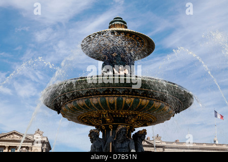 Fontaine des Mers, fontana di mari, place de la Concorde, Paris, Francia Foto Stock