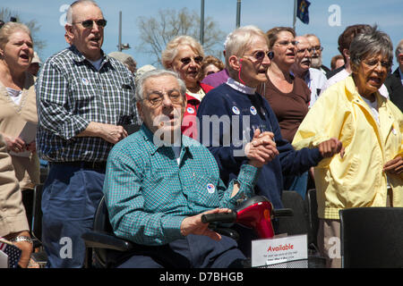 Warren, Michigan, Stati Uniti d'America. L annuale Giornata Nazionale di Preghiera rispetto al city hall. Credito: Jim West / Alamy Live News Foto Stock