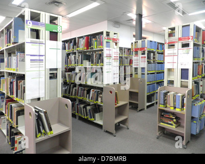 La biblioteca dell'Accademia Bezalel di Arte e Design di Gerusalemme Foto Stock