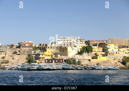 Lago Nasser & NUBIAN VILLAGE A SCELLAL ASWAN EGITTO 10 Gennaio 2013 Foto Stock