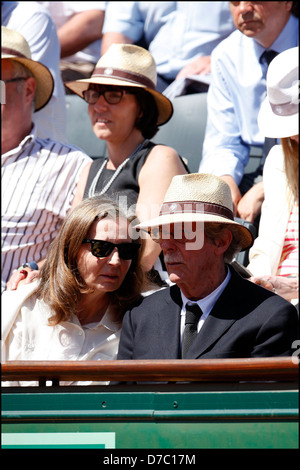 Jean Rochefort e sua moglie Delphine Gleize celebrità al 2011 Roland Garros French Open Paris, Francia - 25.05.11 Foto Stock