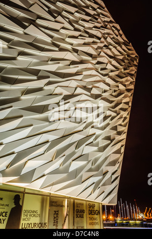 Titanic Edificio, Belfast, a notte Foto Stock