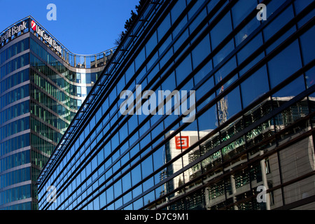 Sede azienda CEZ,Ceco distributore di energia, segno sulla costruzione, Duhová street, Praga Repubblica Ceca Foto Stock