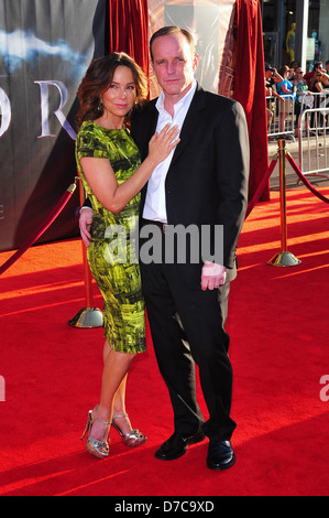 Jennifer Grey e Clark Gregg Los Angeles Premiere di "Thor" tenutasi presso l'El Capitan theater- Arrivi Hollywood, California - Foto Stock