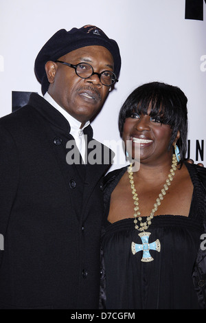 Samuel L. Jackson e LaTanya Richardson Jackson apertura notturna dopo essere partito per la Broadway giocare "cima" tenutasi presso Foto Stock