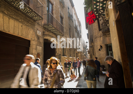 Strada stretta al di fuori del Museo di Picasso a Ribera- Barcellona, Spagna. Foto Stock