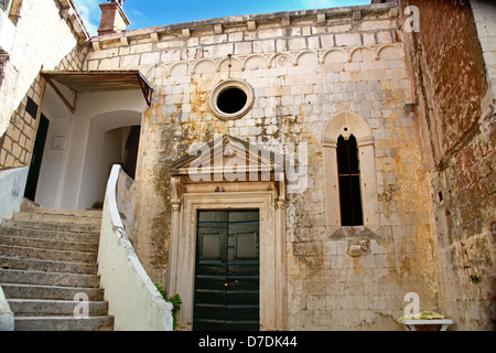 Tradizionale cortile tranquillo in Dubrovnik, Croazia Foto Stock