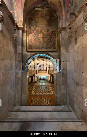 Il tradizionale luogo di Giovanni la nascita del Battista nella chiesa del villaggio di Ein Karem, vicino a Gerusalemme, Israele Foto Stock