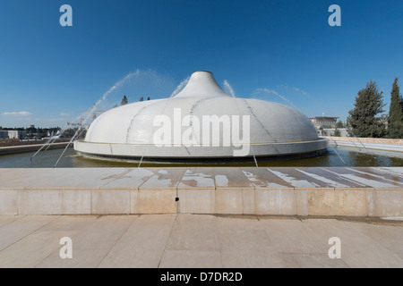 Il Santuario del libro presso il Museo di Israele, a Gerusalemme, dove i rotoli del Mar Morto sono alloggiati Foto Stock