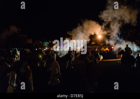 Il Marocco, Marrakech - Fantasia Berber fort cena e intrattenimento, turistico spettacolo in Arena. Foto Stock