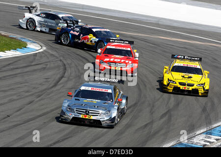 Motorsports / DTM: german touring cars Championship 2013, 1. Gara di Hockenheim, #9 Christian Vietoris (GER, Mercedes AMG DTM-Team / DTM Mercedes AMG C-Coupe), #22 Timo Glock (GER, BMW Team MTEK / BMW M3 DTM), #17 Daniel Juncadella (ESP, Mercedes AMG DTM-Team / DTM Mercedes AMG C-Coupe), Foto Stock