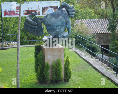 Una statua su un cuboide in la granja in Maiorca Foto Stock