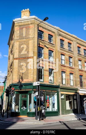 Il vecchio edificio di mattoni rossi a Londra in Inghilterra Foto Stock