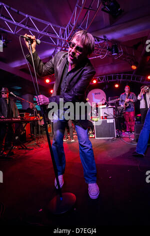 Milano Italia. 05 maggio 2013. Southside Johnny e la Asbury Jukes suona dal vivo presso Officine Creative Ansaldo in ultima data di "i poveri stupidi Tour 2013" in Europa Foto Stock