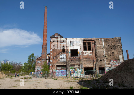 Svuotare inutilizzata ex fabbrica del ghiaccio di Berlino Foto Stock