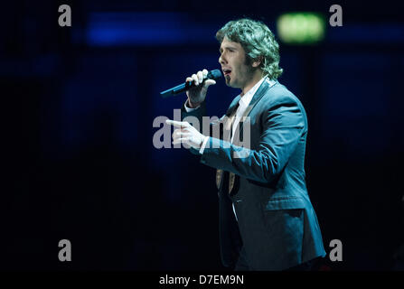 Il cantante Josh Groban esegue presso SAP Arena di Mannheim, Germania, 04 maggio 2013. Foto: Uwe Anspach Foto Stock