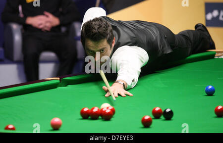 Sheffield, Regno Unito. Il 6 maggio, 2013. Ronnie O'Sullivan in azione contro Barry Hawkins durante la Finale di World Snooker Championships dal Crucible Theatre. Credito; azione Plus immagini di sport/Alamy Live News Foto Stock