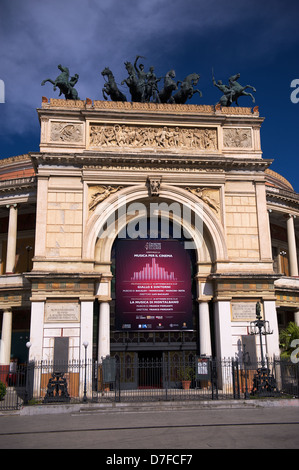 Teatro Politeama a Palermo, Italia Foto Stock