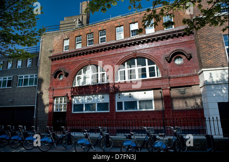 In disuso della metropolitana di Londra Brompton Road Station sulla linea di Piccadilly, Londra, Regno Unito Foto Stock