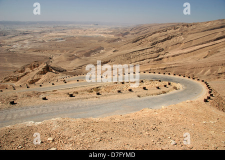 La strada di Maale haakrabim, negev Foto Stock