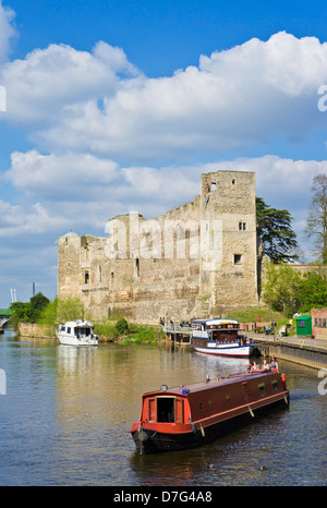 Newark Castle e il fiume Trento Newark-on-Trent Nottinghamshire England Regno Unito GB EU Europe Foto Stock