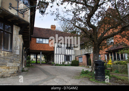 Gli edifici di vecchia costruzione nel villaggio di Penshurst nel Kent Foto Stock