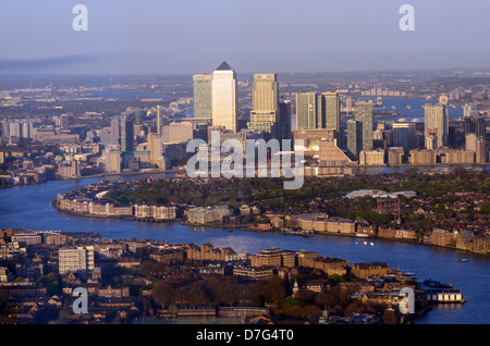 Vista verso la zona est di Londra, Docklands e da Canary Wharf da Shard, Londra Foto Stock