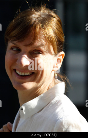 Giornalista britannico, newsreader e presentatore televisivo Fiona Elizabeth Bruce arriva a una riunione a 10 Downing Street in Londo Foto Stock