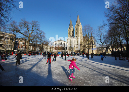 Pista di pattinaggio a Munsterkerk Roermond Paesi Bassi Foto Stock