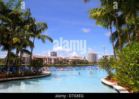 Hollywood Florida,appartamenti appartamenti residenziali in condominio Intracoastal costruzione edifici alloggio, skyline della città, acqua, Crowne Plaza Hollywood Beach Foto Stock