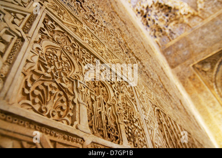 La calligrafia Araba nell'Alhambra Granada Spagna Foto Stock