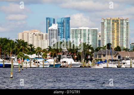 Ft. Fort Lauderdale Florida, barche Intracoastal, yacht, porticciolo, skyline della città, acqua, FL120929192 Foto Stock