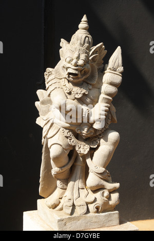 Demon dio statua scultura dell'artista tailandese Thawan Duchanee display nel divieto museo Dam , provincia di Chiang Rai , della Thailandia Foto Stock